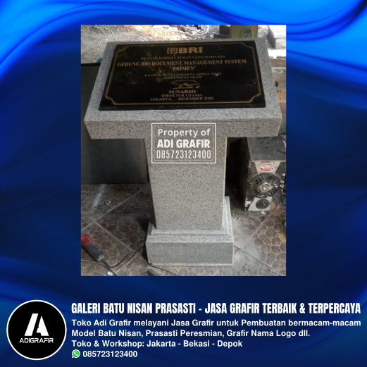 Contoh Podium Prasasti